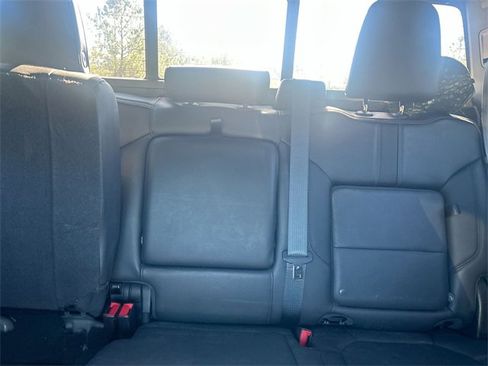 Used 2021 Chevrolet Silverado 1500 High Country w/ Technology Package image 27