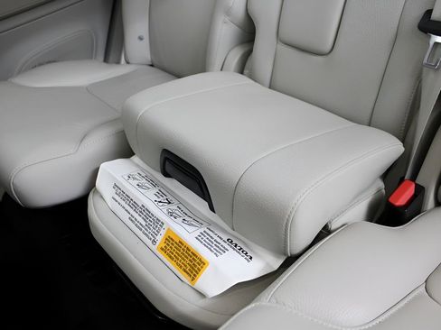 Used 2023 Volvo XC90 B6 Plus w/ Protection Package Premier image 35