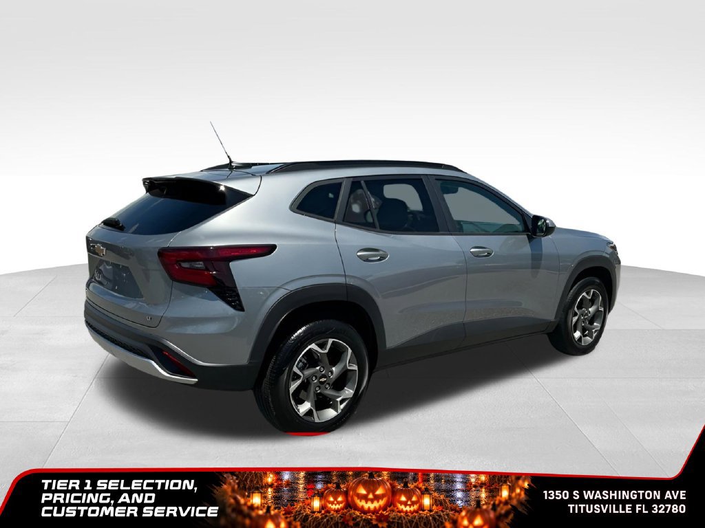 Used 2025 Chevrolet Trax LT w/ LT Convenience Package FWD image 9