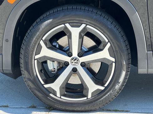 New 2025 Volkswagen Tiguan SE AWD/4WD image 25