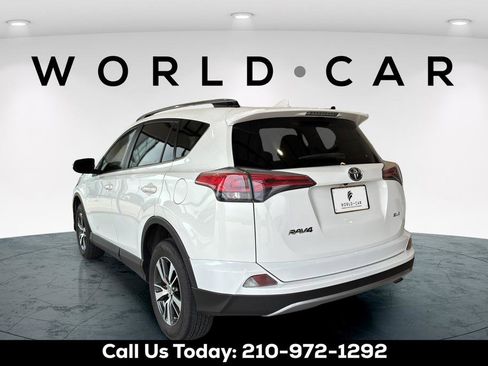 Used 2018 Toyota RAV4 XLE w/ Plus Extra Value Package FWD image 9