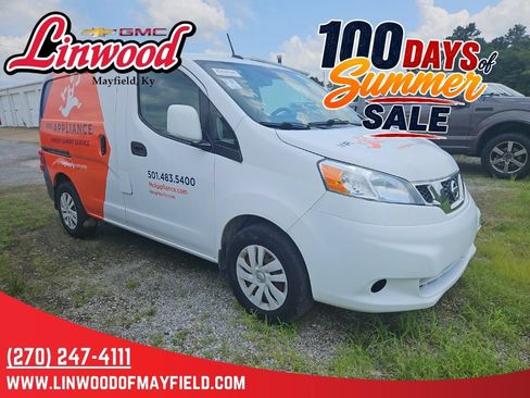 Used 2017 Nissan NV200 SV w/ Technology Package FWD image 2