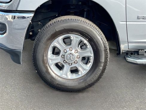 Used 2024 RAM 2500 Big Horn image 28