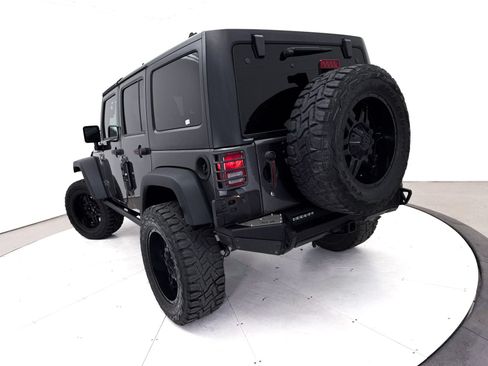 Used 2018 Jeep Wrangler Unlimited Sport S AWD/4WD image 6
