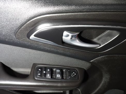 Used 2016 Chrysler 200 Limited image 7