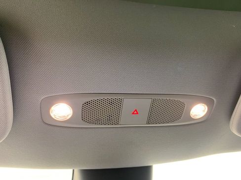 Used 2022 Tesla Model Y Long Range image 26