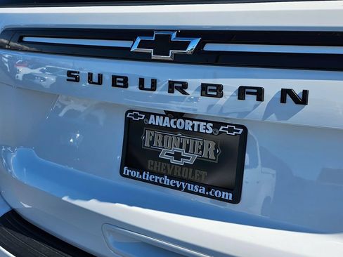 Used 2024 Chevrolet Suburban RST w/ Luxury Package AWD/4WD image 15