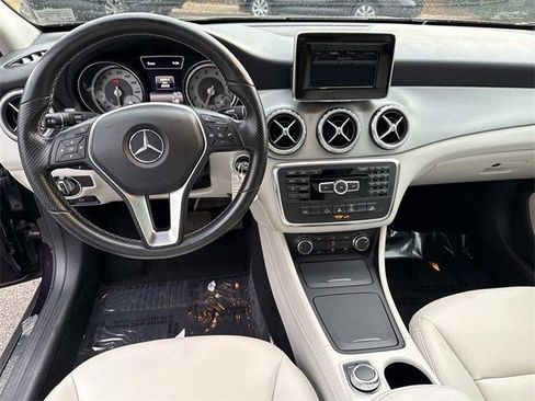 Used 2015 Mercedes-Benz GLA 250 4MATIC image 17