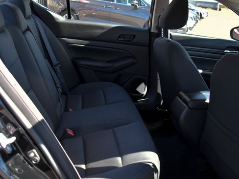 Used 2024 Nissan Altima 2.5 SV FWD image 36