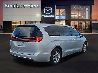 Used 2024 Chrysler Pacifica Touring-L