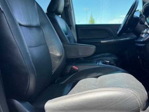 Used 2016 Toyota Sienna SE Premium FWD image 8