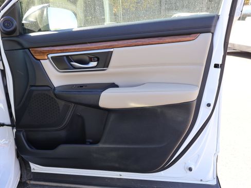 Used 2020 Honda CR-V Touring image 9