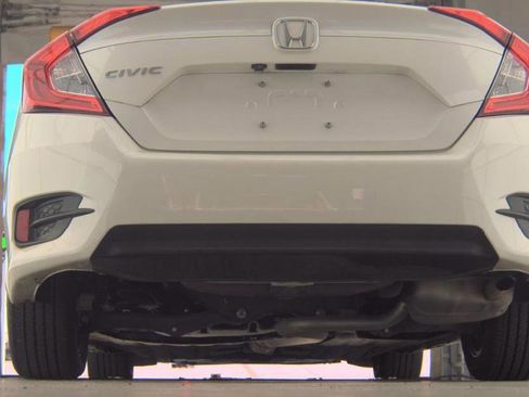 Used 2018 Honda Civic EX image 5
