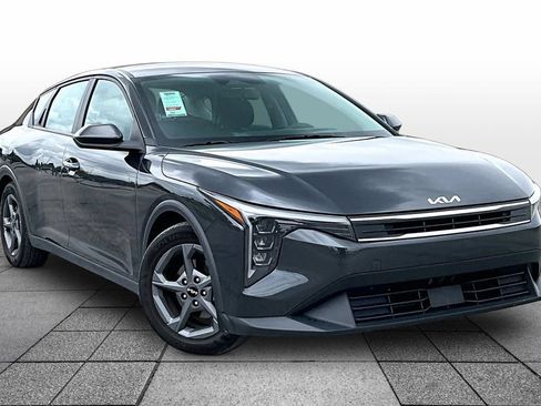 Used 2025 Kia K4 FWD image 2