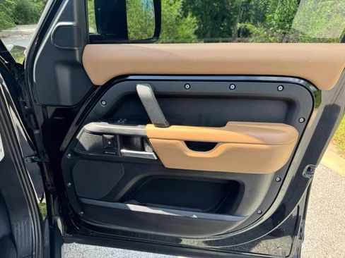 Used 2025 Land Rover Defender 110 S AWD/4WD image 18