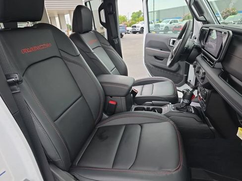 Used 2025 Jeep Wrangler Unlimited Rubicon w/ Safety Group AWD/4WD image 11