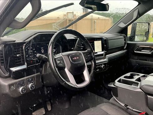 Used 2024 GMC Sierra 2500 SLE AWD/4WD image 5