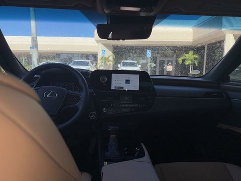 Used 2025 Lexus ES 350 w/ Premium Package FWD image 22