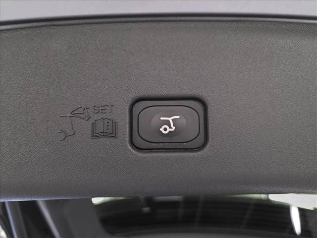 Used 2025 Lincoln Nautilus Reserve AWD/4WD image 14