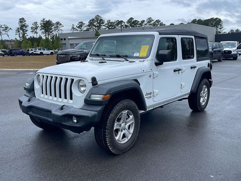 Used 2018 Jeep Wrangler Unlimited Sport S AWD/4WD image 3