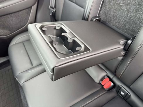 Certified 2026 Volvo XC40 B5 Plus w/ Protection Package Premier image 10