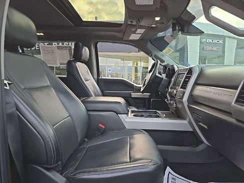 Used 2019 Ford F250 Lariat w/ Lariat Ultimate Package AWD/4WD image 11