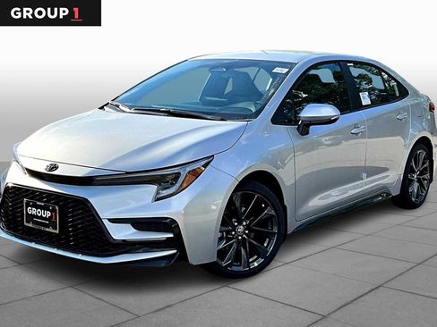 Certified 2025 Toyota Corolla SE FWD image 1
