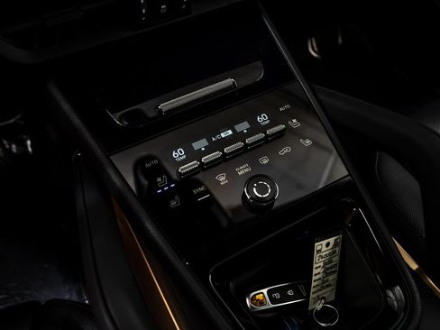 Certified 2026 Porsche Cayenne Coupe AWD/4WD image 20