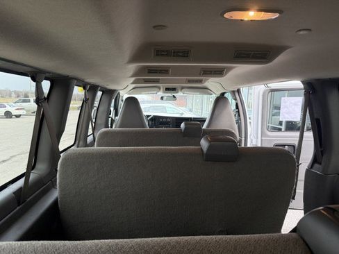 Used 2023 GMC Savana 3500 LS image 27