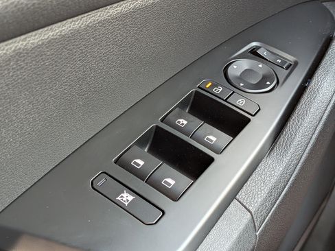 New 2026 Kia Sportage LX FWD image 25