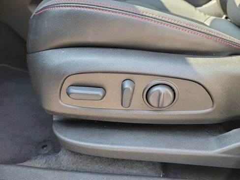Used 2022 Chevrolet Equinox RS FWD image 20