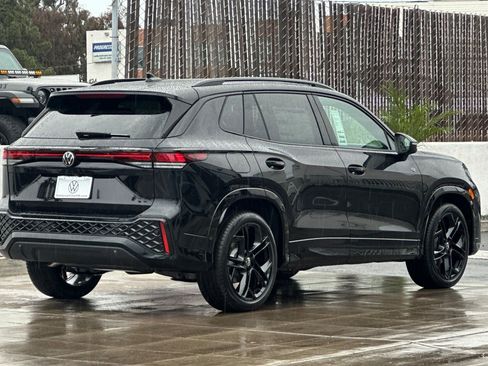 New 2026 Volkswagen Tiguan SE R-Line FWD image 5