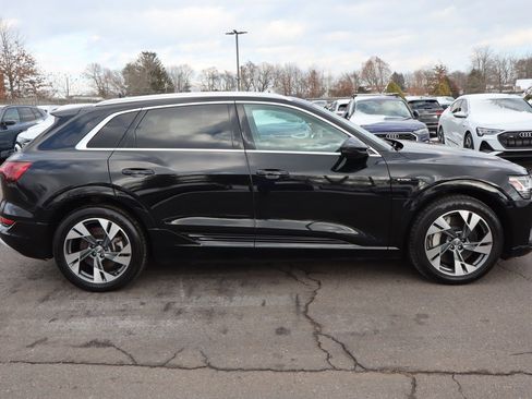 Used 2021 Audi e-tron Premium image 5