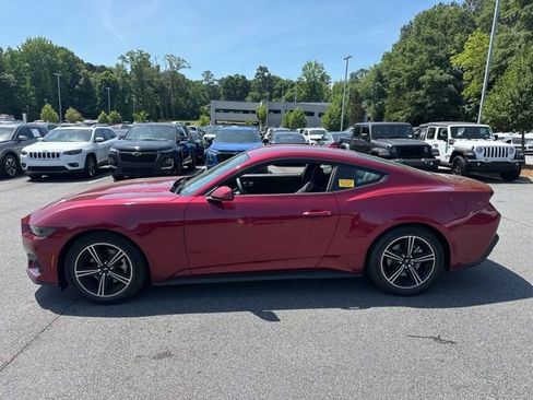 Used 2025 Ford Mustang Coupe RWD image 7