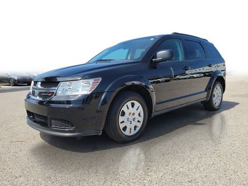 Used 2018 Dodge Journey SE FWD image 2