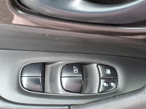 Used 2020 Nissan Rogue S image 13