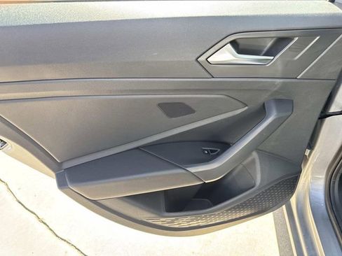 Certified 2025 Volkswagen Jetta S image 9