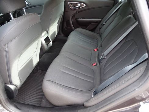 Used 2016 Chrysler 200 Limited FWD image 27