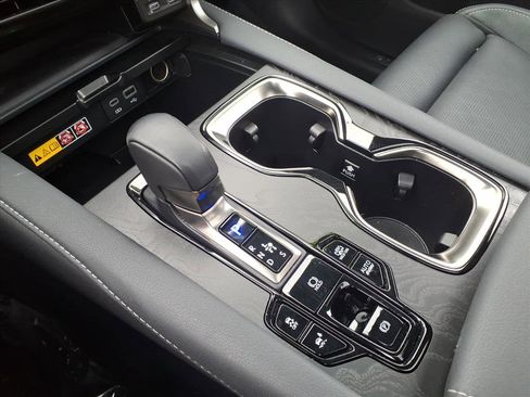 Certified 2024 Lexus RX 450h Luxury w/ Convenience Package image 18