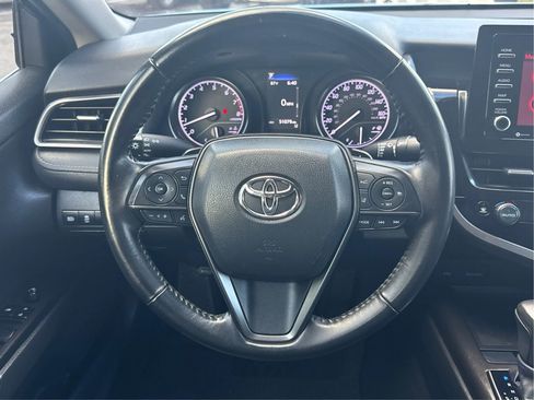 Used 2022 Toyota Camry SE image 19