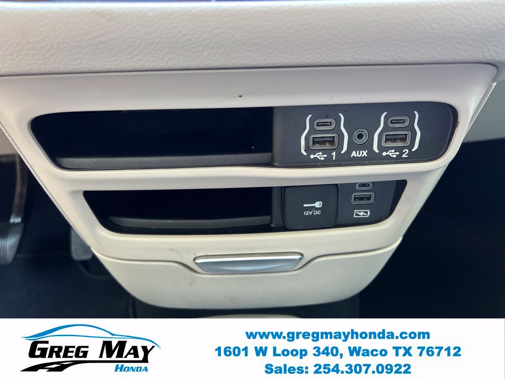 Used 2022 Chrysler Pacifica Touring-L FWD image 29