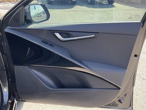 Used 2024 Kia Niro EX Touring image 20