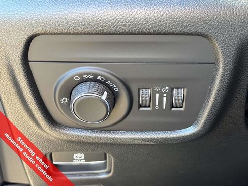 New 2025 Jeep Grand Cherokee Altitude image 19