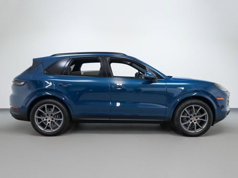 Used 2024 Porsche Cayenne image 13