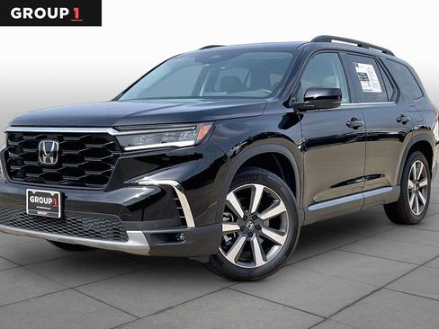 Used 2023 Honda Pilot Touring image 1