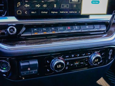 New 2026 GMC Sierra 1500 SLE w/ Preferred Package image 18