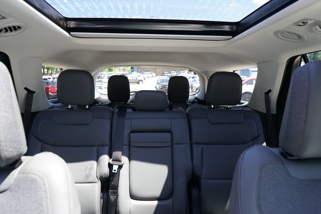 New 2026 Ford Explorer Active w/ Active Comfort Package AWD/4WD image 19