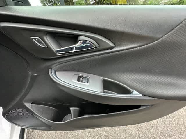Used 2020 Chevrolet Malibu LT FWD image 21
