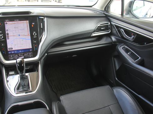 Used 2022 Subaru Outback Limited image 11