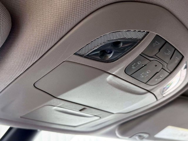 Used 2023 Chrysler Pacifica Touring-L AWD/4WD image 32